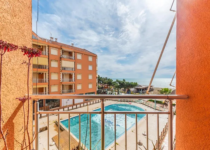 Apartment Orange Beachfront By Ps Golem (Tirana)