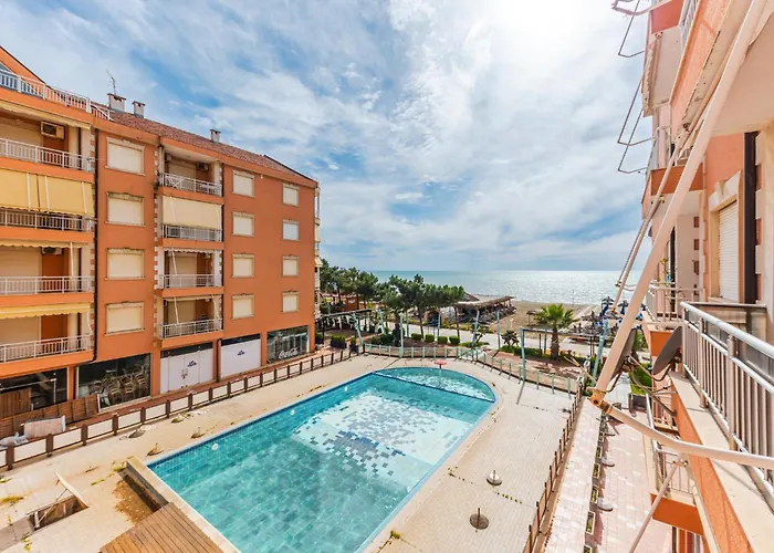 Orange Beachfront By Ps 골렘